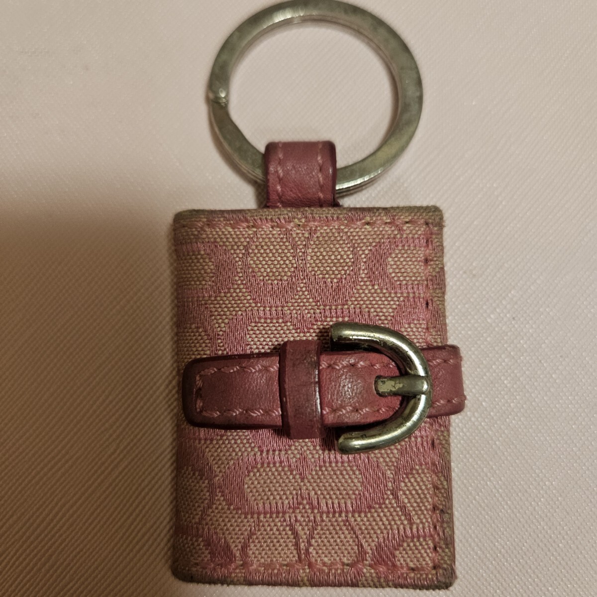 ピンク COACH コーチ シグネチャー 手帳型 フォトフレーム キーホルダー ピンク