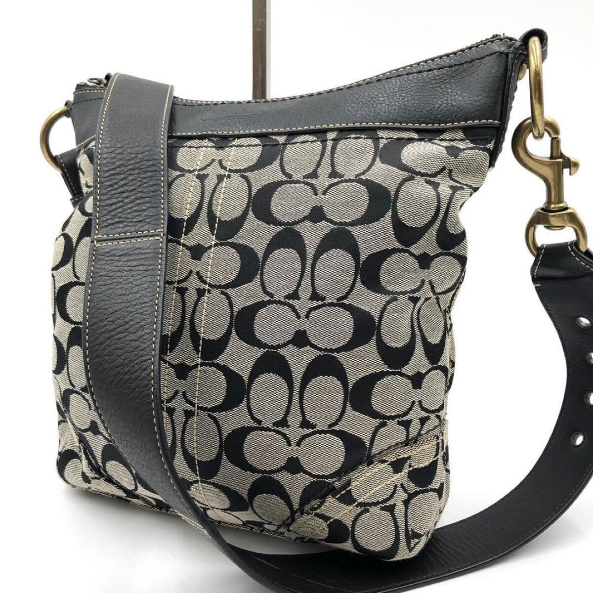 【極美品】 COACH コーチ シグネチャー ショルダーバッグ クロスボディ 斜めがけ キャンバス レザー ブラック 黒 ゴールド 金