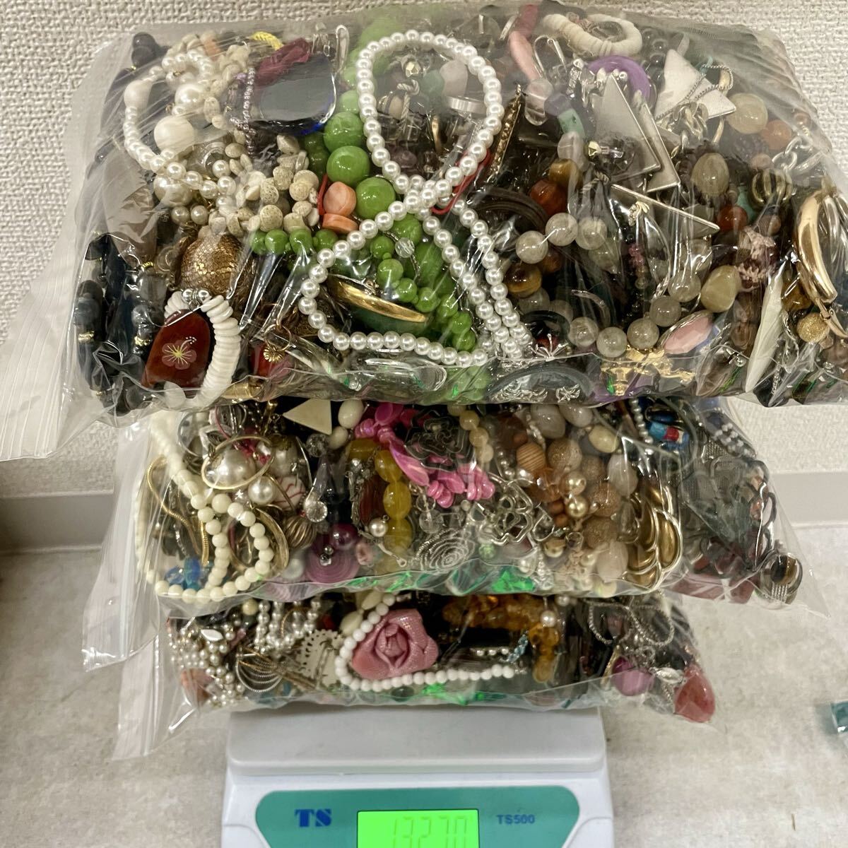 1円スタート（約13.2kg）イミテーションアクセサリー シルバー ゴールド まとめ売り 大量セット ネックレス リング ブローチ イヤリング