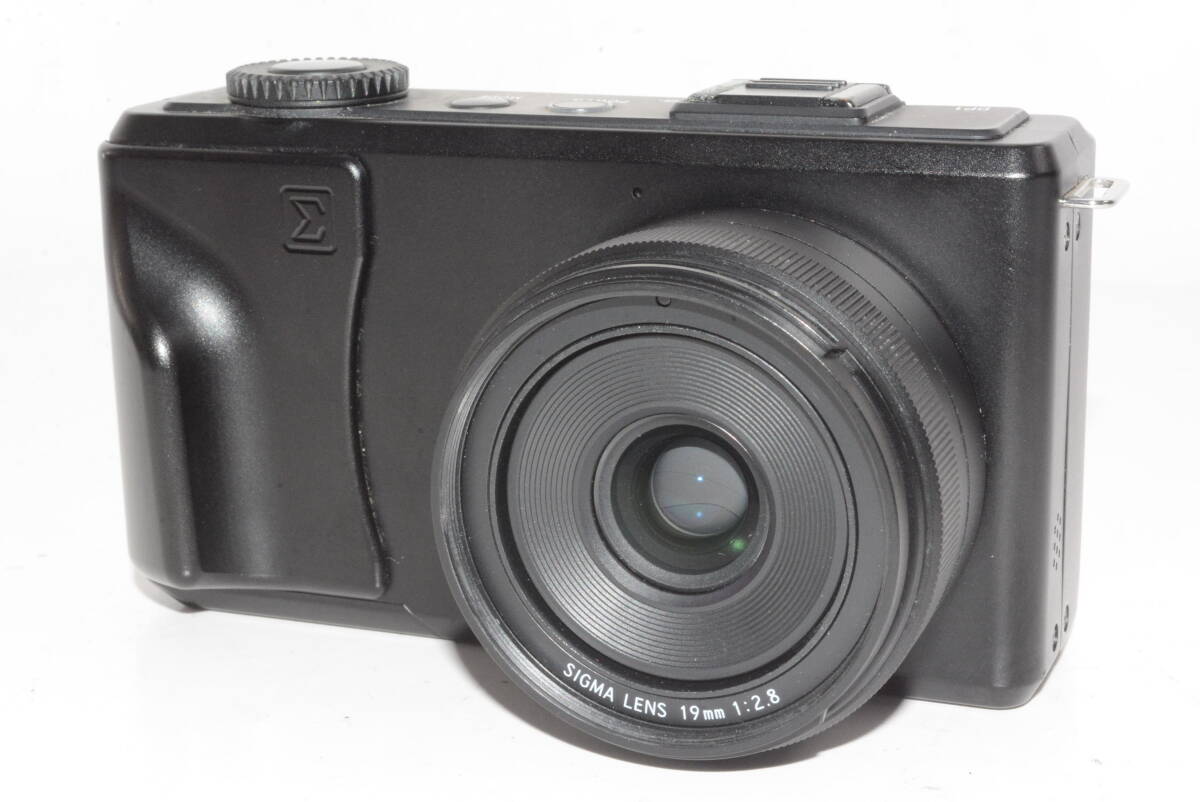 【外観並級】シグマ SIGMA DP1 Merrill コンパクトデジタルカメラ　#v3361