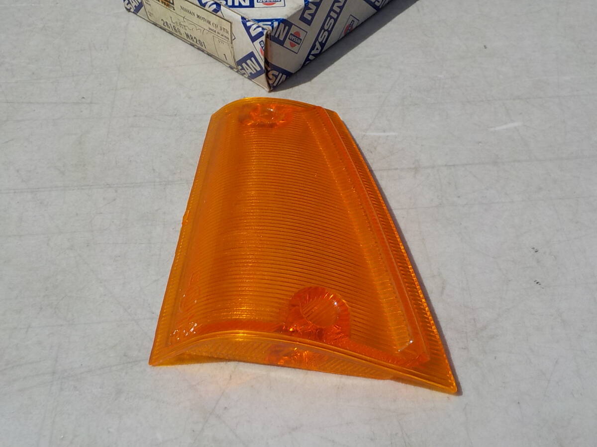 ニッサン シルビア ガゼール S110 コーナーレンズ 左側 純正新品 当時物 PS110 US110 NISSAN DATSUN 200SX Silvia 26166-N8201