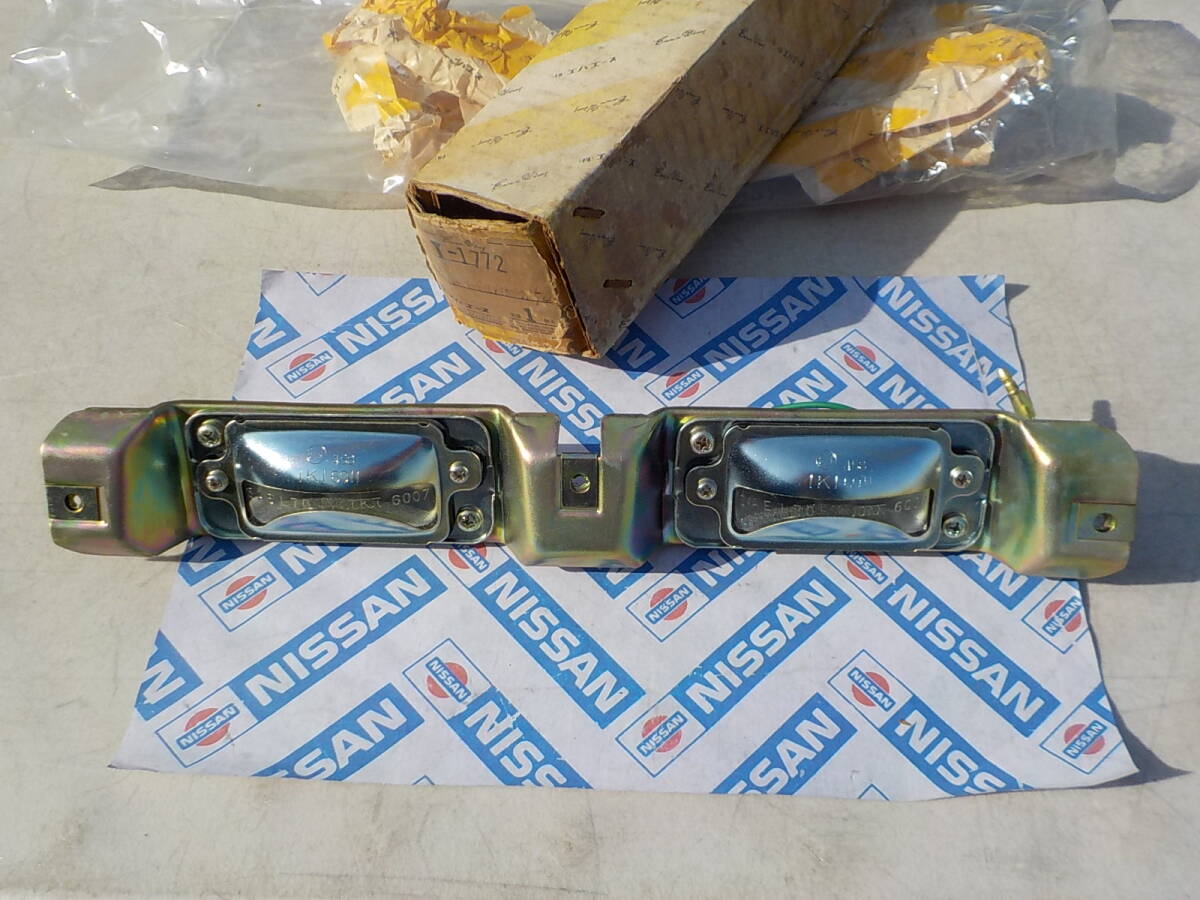 ダットサン ブルーバード U G610 ナンバー灯 ASSY 純正新品 当時物 610 KG610 2000 GTX KP610 サメブル DATSUN 180B Bluebird 26510-U0100