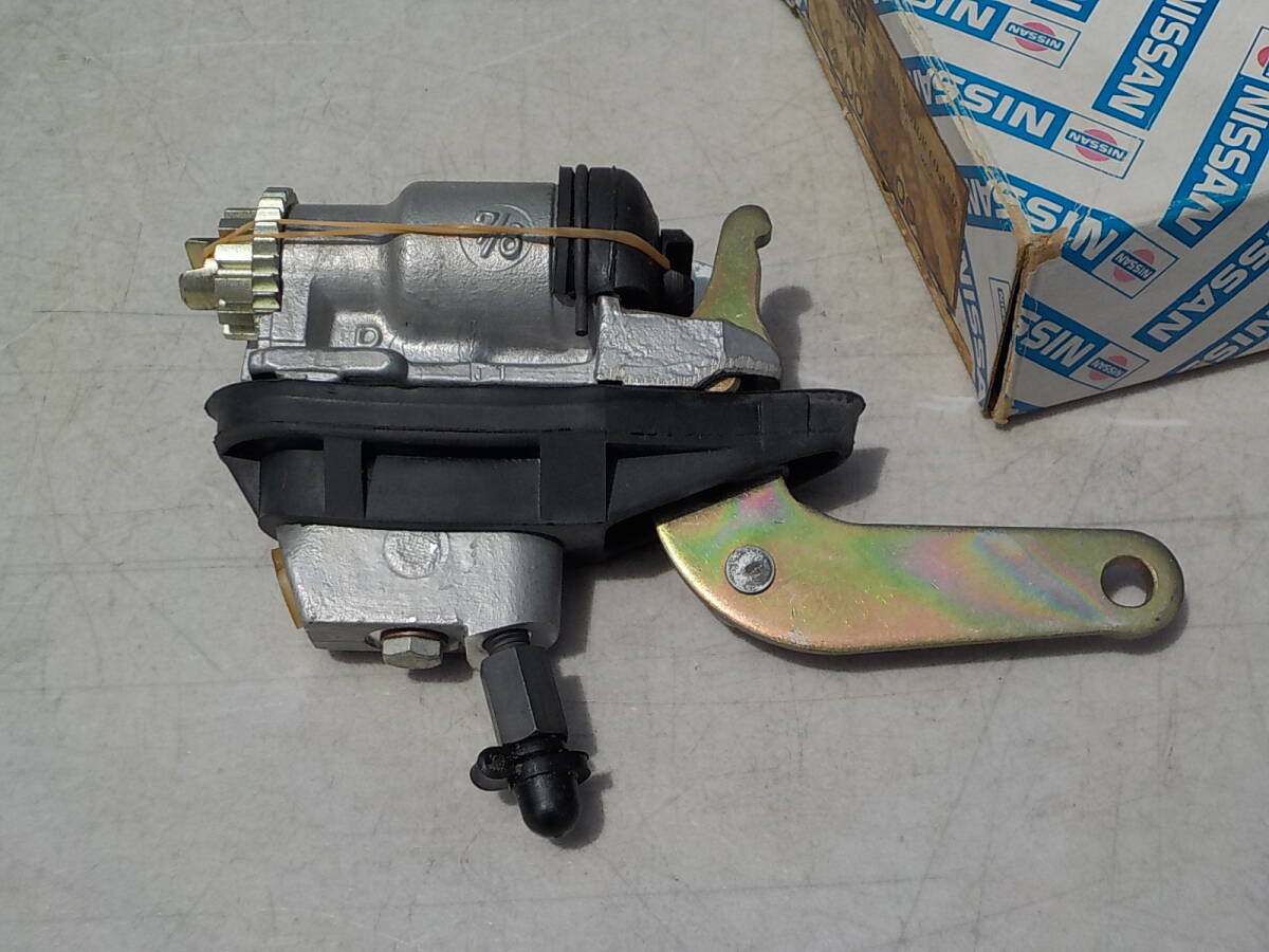 ダットサン フェアレディ Z S30 リア ホイールシリンダー 右側 純正新品 当時物 PS30 HS30 DATSUN 240Z 432 240ZG Fairlady 44100-E4100