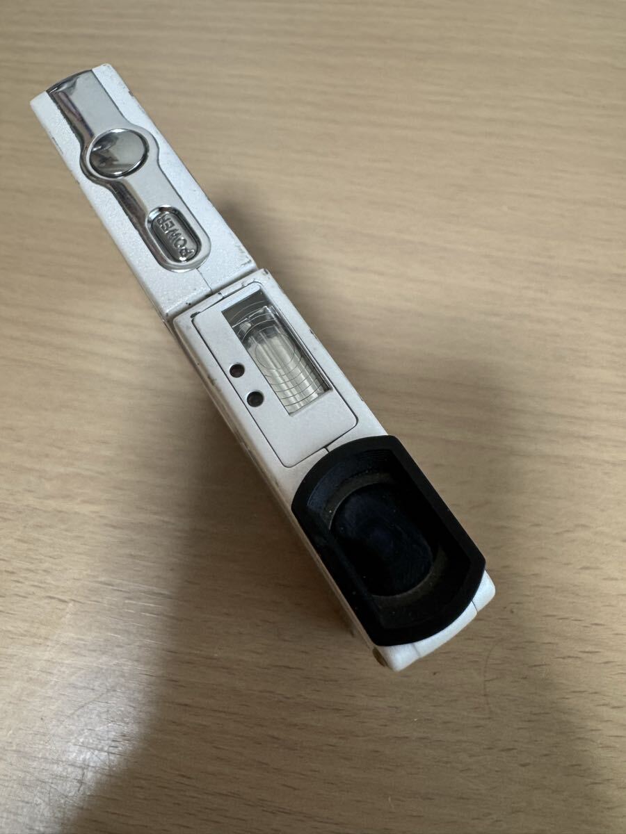コンパクトデジタルカメラ　KYOCERA Finecam SL400R 