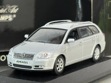 ミニチャンプス トヨタ特注 1/43 トヨタ アベンシス ワゴン シルバー