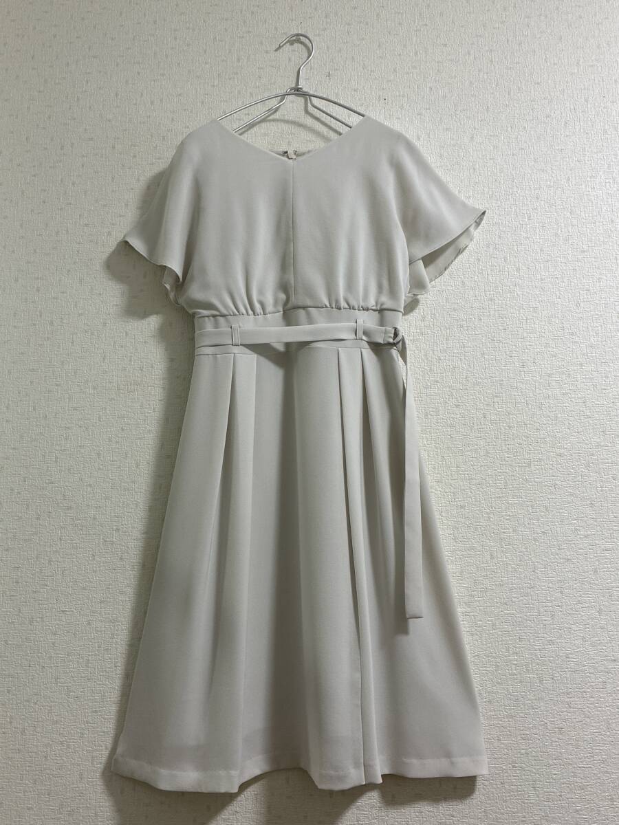 アンタイトル☆フリルスリーブとウエストの共布リボンベルトが上品な素敵なワンピース☆美品☆クリーニング済