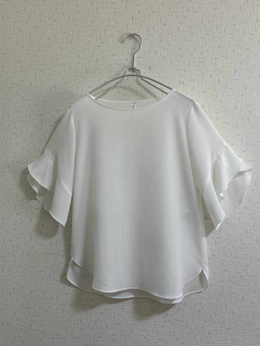 アナイ☆お袖のフリルが可愛いデザインの上品なトップス☆美品
