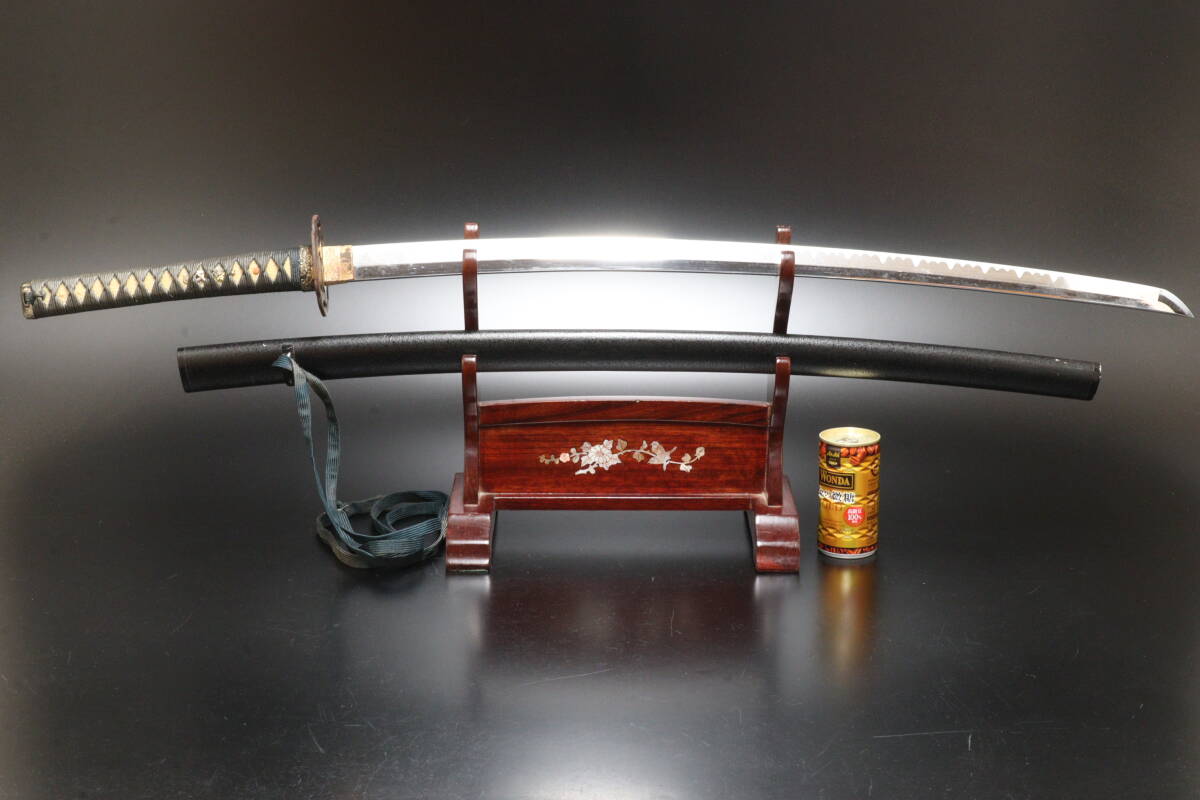 P 龍金具 兔透かし鉄鍔 黒鞘 模造刀 大 (3)