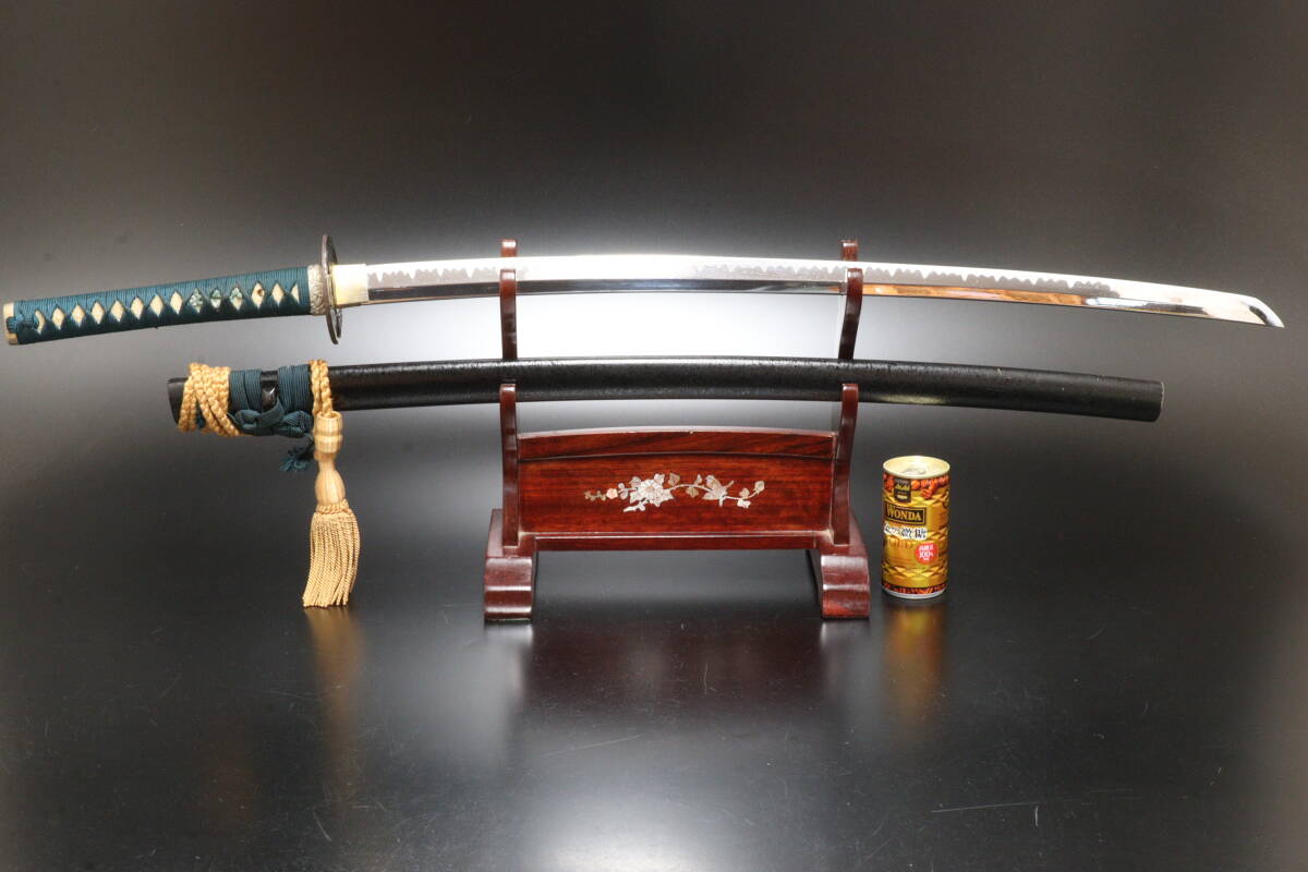 P 龍金具 三つ葉葵透かし鉄鍔 黒鞘 模造刀 大 (4)