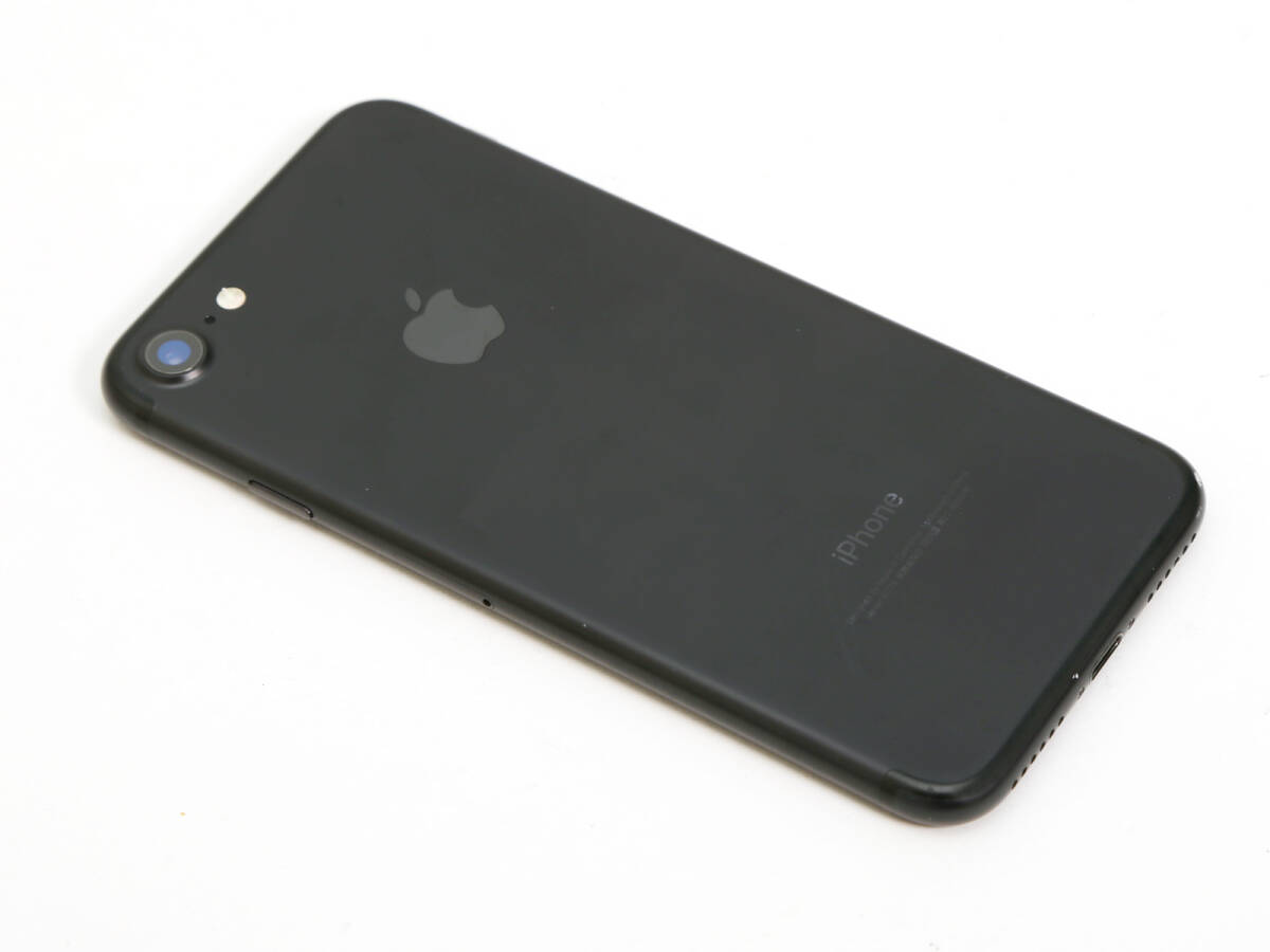 動作品 iPhone 7 128GB MNCK2J/A 初期化済み 判定〇 キャリア：SoftBank