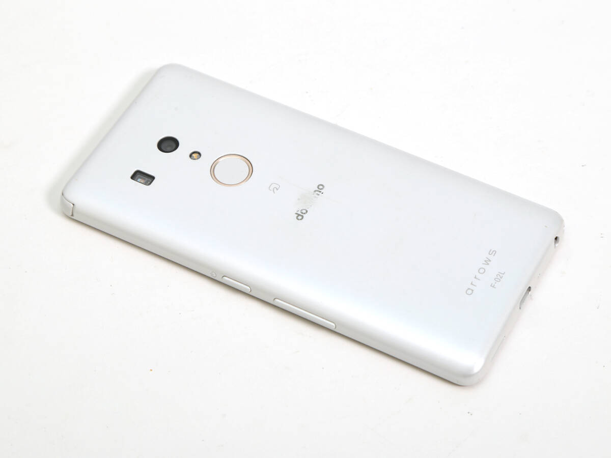 動作品 arrows Be-3 32GB F-02L 初期化済み 判定〇 キャリア：docomo スマートフォン