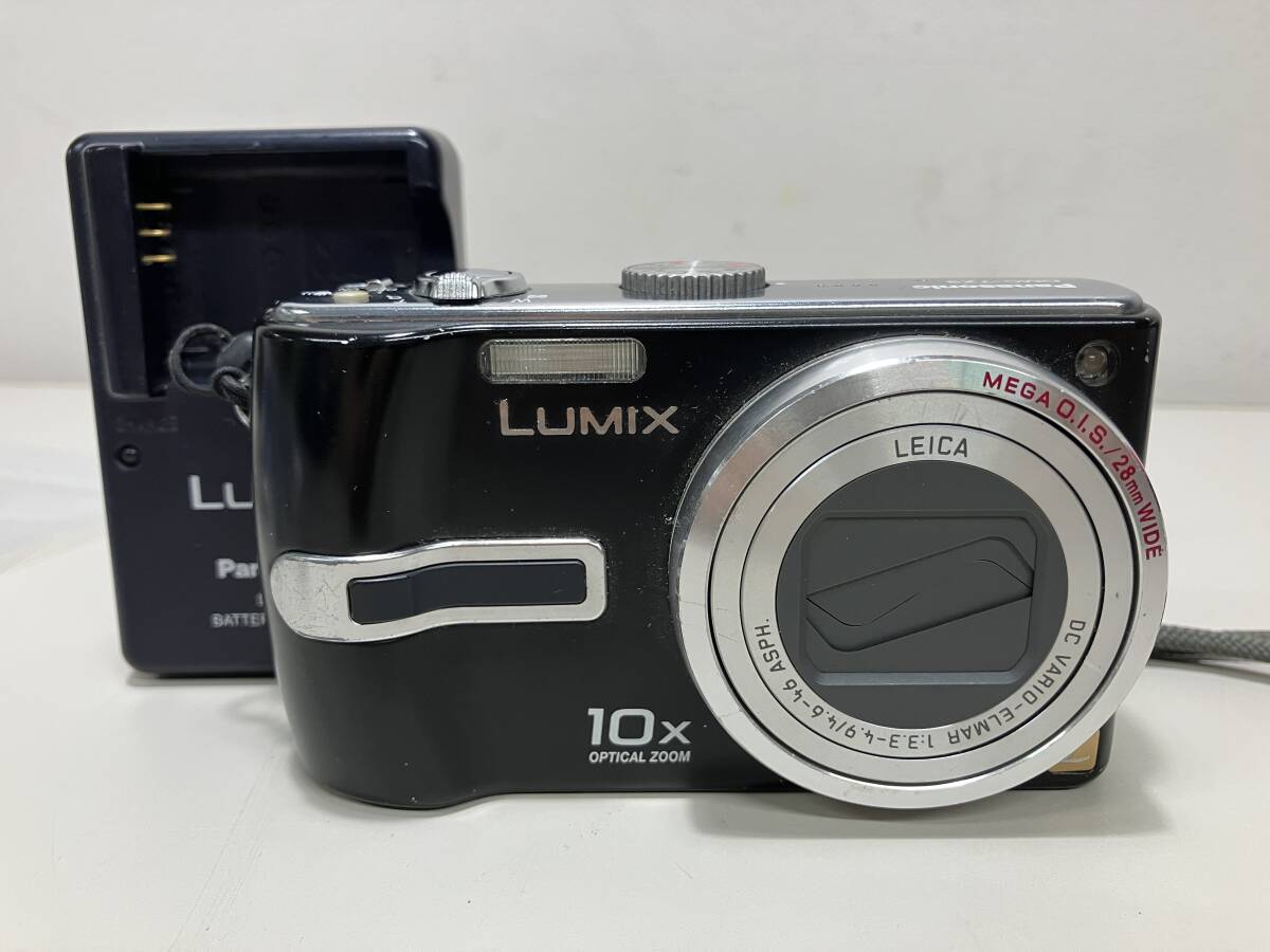 T2608-0947　デジカメ　Panasonic　DMC-TZ3　パナソニック　LUMIX　本体　充電器　ブラック 黒　ジャンク品　宅急便コンパクト