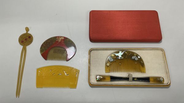 ロ2608-1103 【ケース入本べっ甲】高級蒔絵螺鈿 櫛笄セット/べっ甲調かんざし櫛3点 計4点ま 宅急便コンパクト