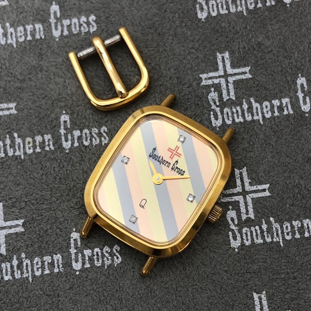 1円～/Southen Cross/サザンクロス/K18 DIAL/1031/2針/石付/ゴールドカラー/ケース付/クォーツ/レディース腕時計/ジャンク/S013