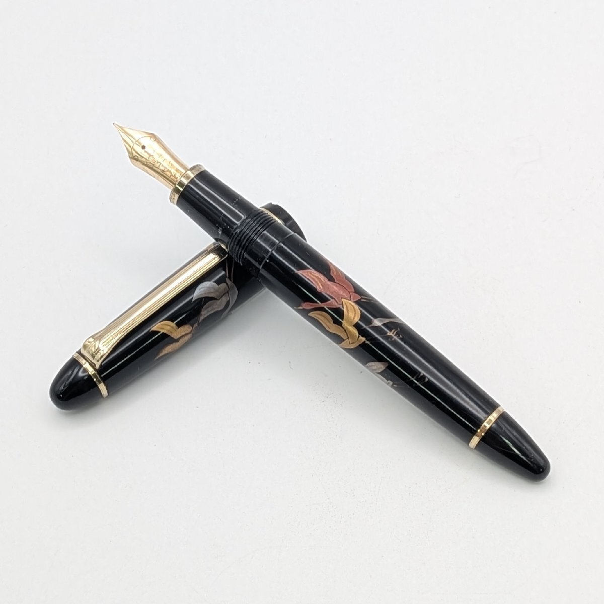 1円～/SAILOR/セーラー/FOUNDED/1911/蒔絵/鶴柄/ブラック×ゴールドカラー/ペン先/14K/585/万年筆/文房具/筆記用具/ジャンク/L001