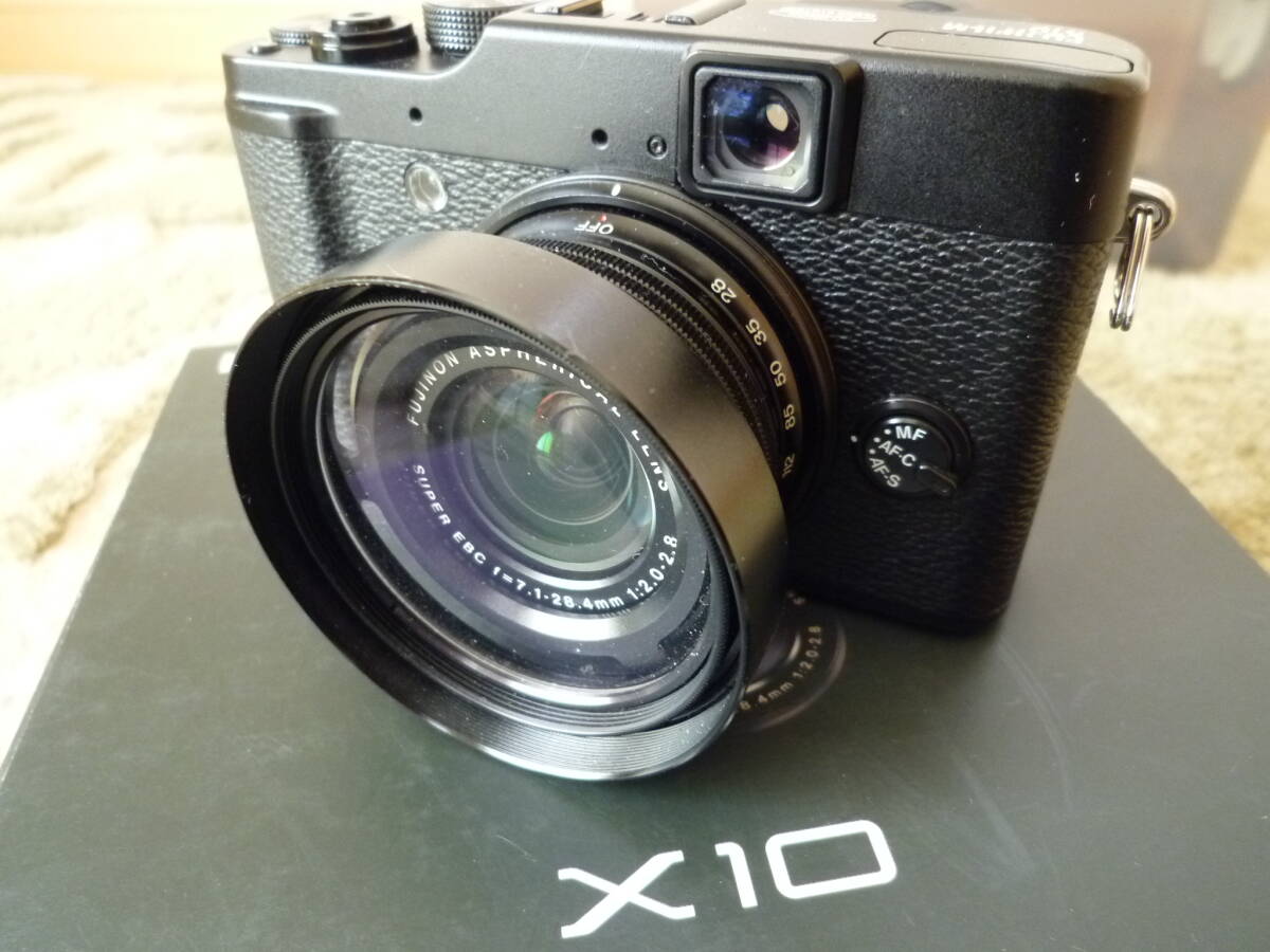 実働品　美品　光学ファインダー搭載　Fujifilm X10　付属品多数