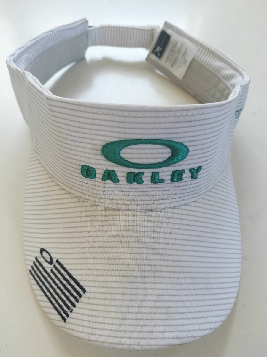 OAKLEY オークリー ゴルフ サンバイザー ホワイト×グレー ストライプ
