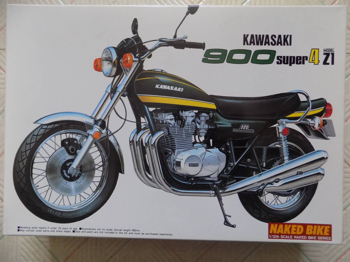 KAWASAKI 900 SUPER 4 Z1 ( AOSHIMA 1/12th SCALE NAKED BIKE SERIES 12 )