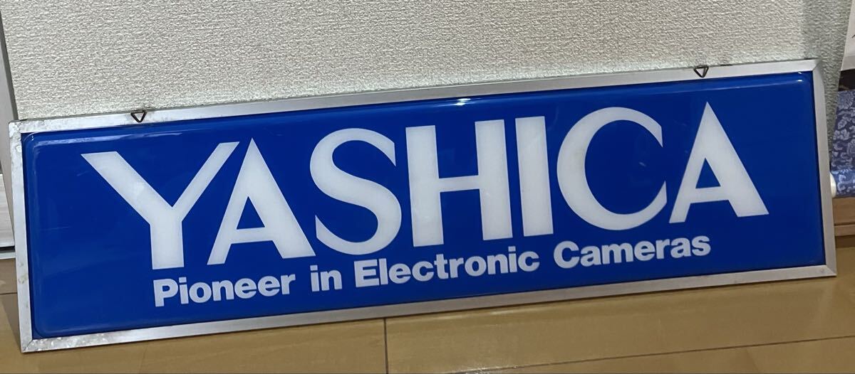 YASHICA ヤシカ 看板 Pioneer in Electronic Cameras 企業物 非売品