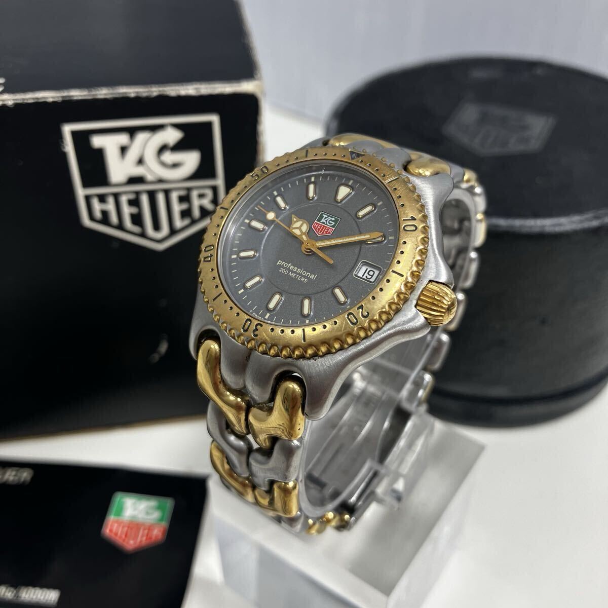 TAG HEUER タグホイヤー プロフェッショナル WG1220-KO QZ グレー文字盤 デイト セル 腕時計 コマ 説明書 箱 不動