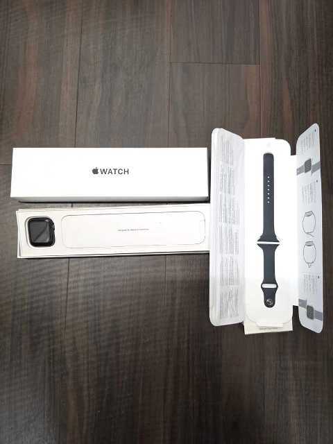 $KA110811:Apple Apple Watch SE 第１世代 GPSモデル 44mm MKQ63J/A アップルウォッチ 通電・動作未確認 ジャンク