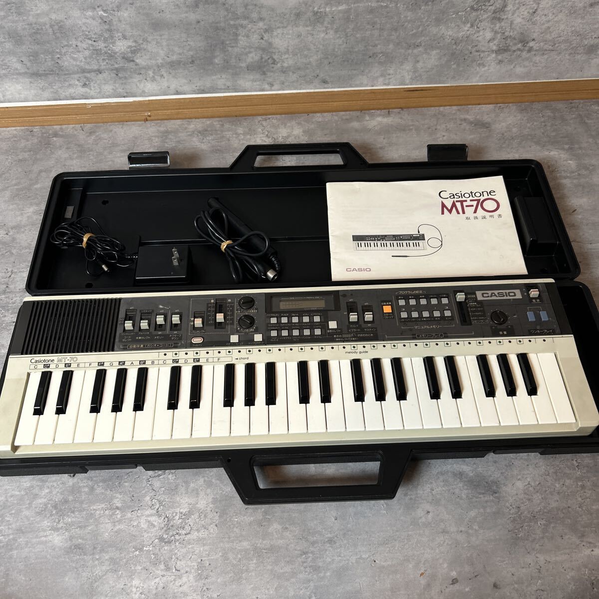 CASIO カシオ Casiotone MT-70 電子キーボード ハードケース付