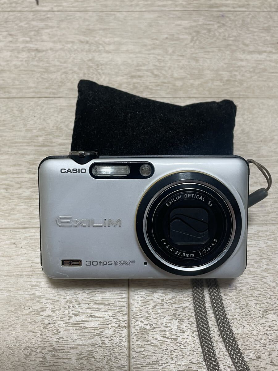 デジタルカメラ CASIO EXILIM EX-FC100