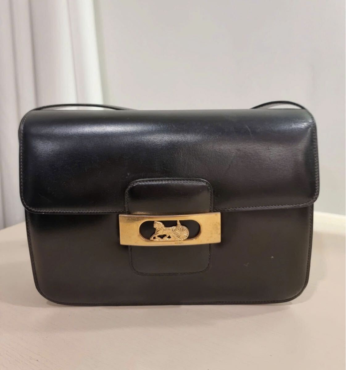 K34 [中古] CELINE セリーヌ ホースキャリッジ ショルダーバッグ 2WAY 、ブラック、ゴールドメッキメタルクラスプ