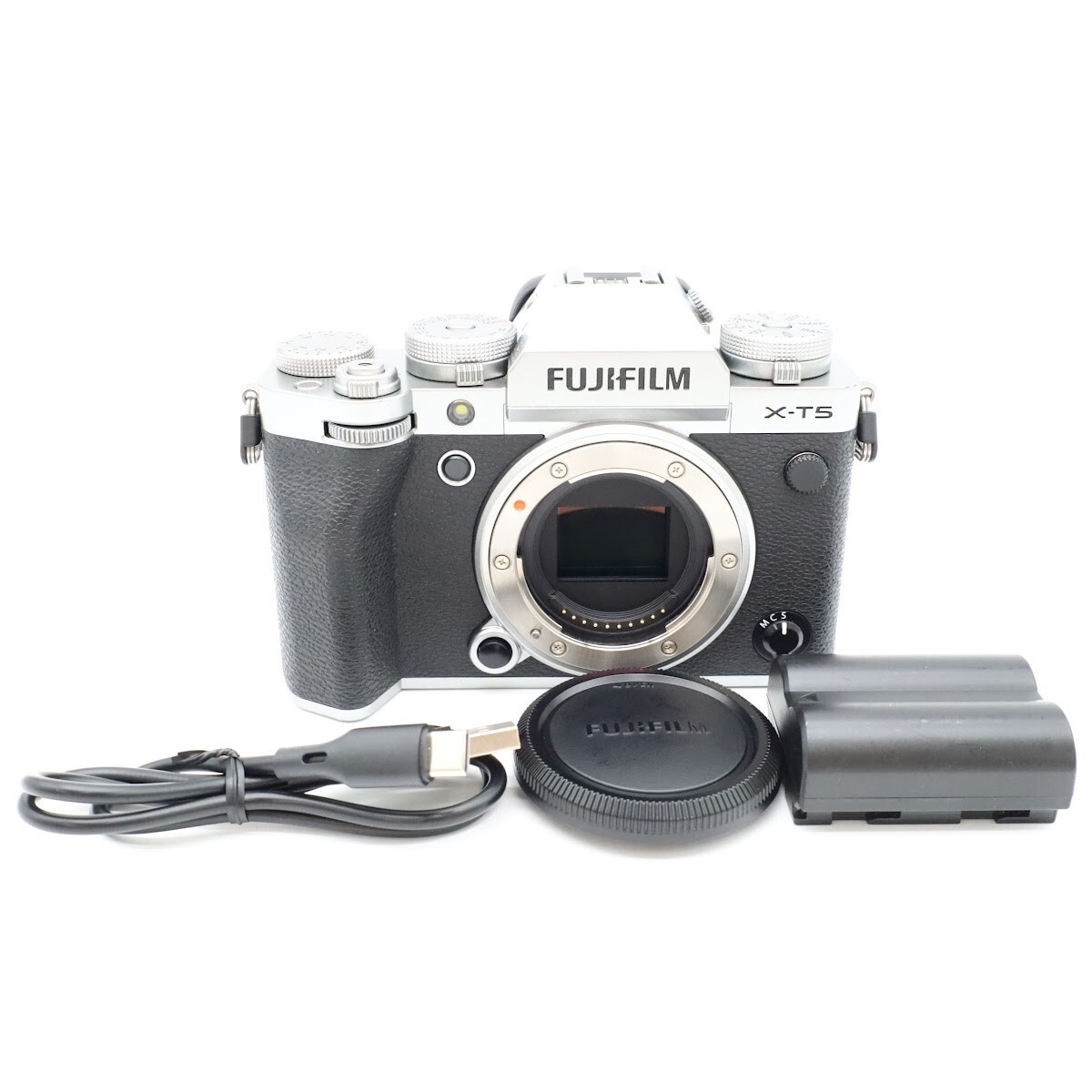 シャッター回数1,986回！FUJIFILM X-T5 ボディ シルバー 富士フイルム ミラーレス一眼 #008481 #96005