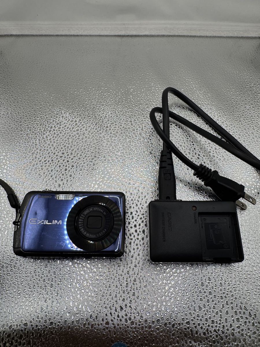 カシオ エクシリム CASIO EXILIM EX-Z330 f3.1 コンパクトデジタルカメラ 現状品 通電確認済
