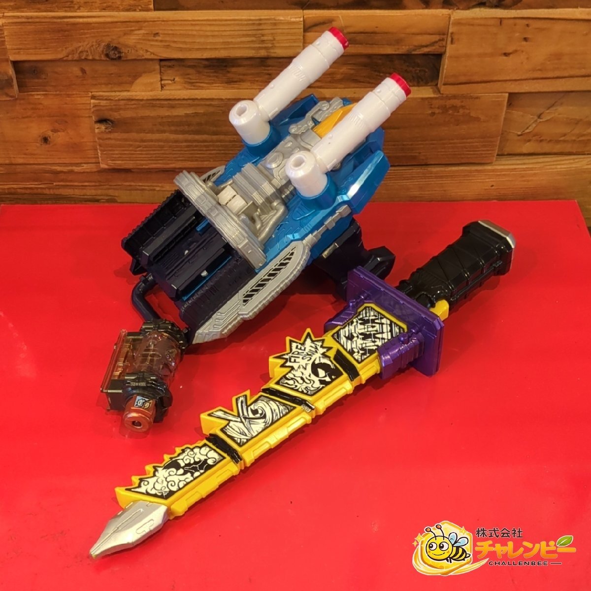 仮面ライダー　ビルド　DXツインブレイカー　DX4コマ忍法刀　ヒーロー 玩具　2点セット　動作可