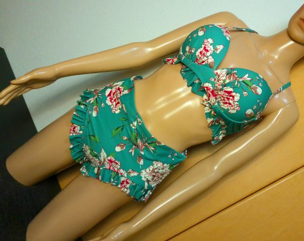 中古品☆恵美郷♪花柄ビキニ上下セットアップセパレート水着大きいXLサイズ　ブラカップワイヤー入り　水着＆レオタード３着まで同梱可　