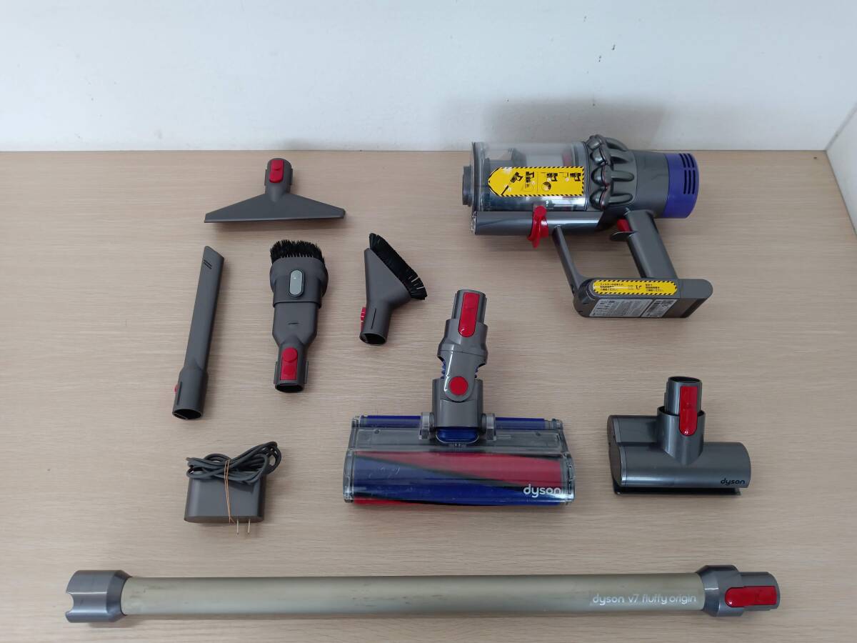 【BE-6970】dyson　ダイソン　SV12　V10　コードレスクリーナー　掃除機　通電確認済　簡易掃除済