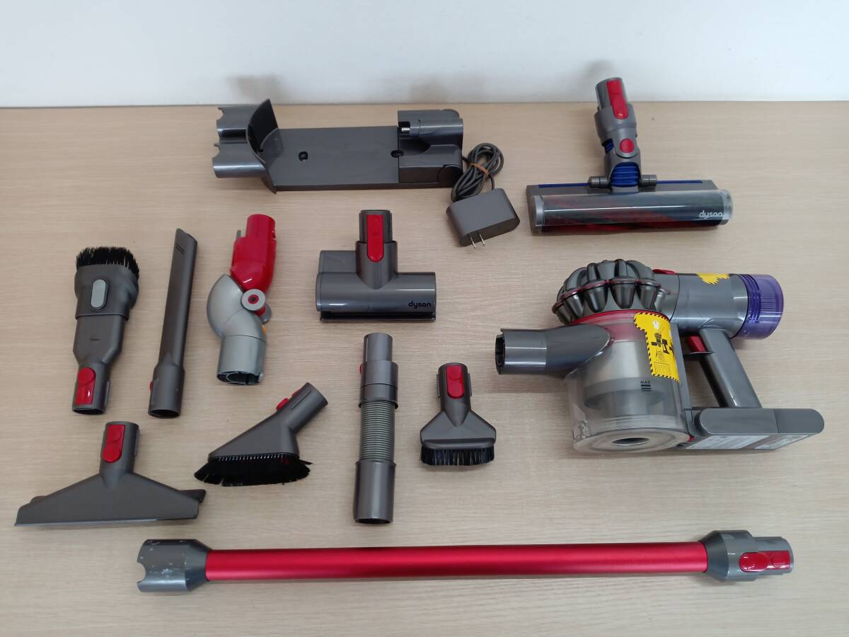 【BE-7060】dyson　ダイソン　SV10K　V8　コードレスクリーナー　掃除機　通電確認済　簡易掃除済
