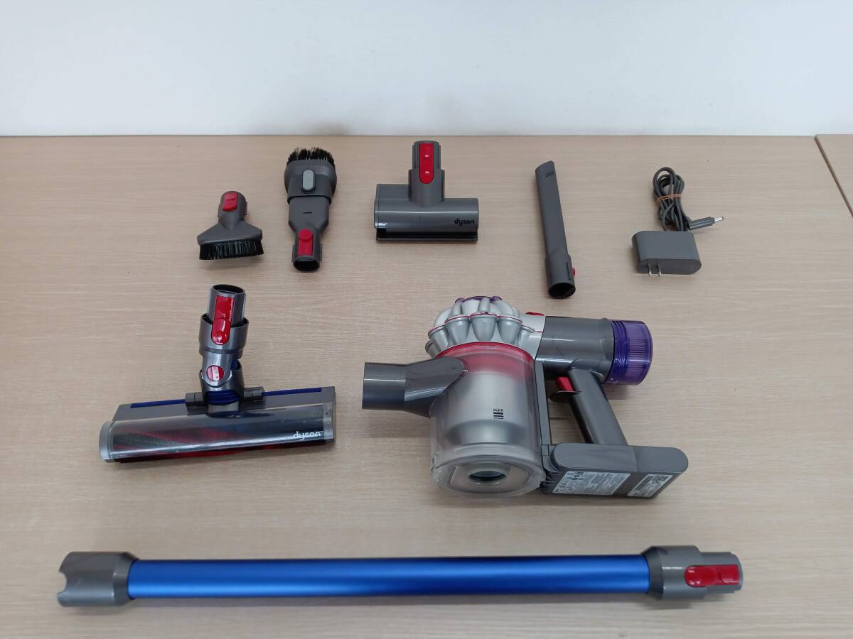 【BE-6922】dyson　ダイソン　SV25　V8　コードレスクリーナー　掃除機　通電確認済　簡易清掃済