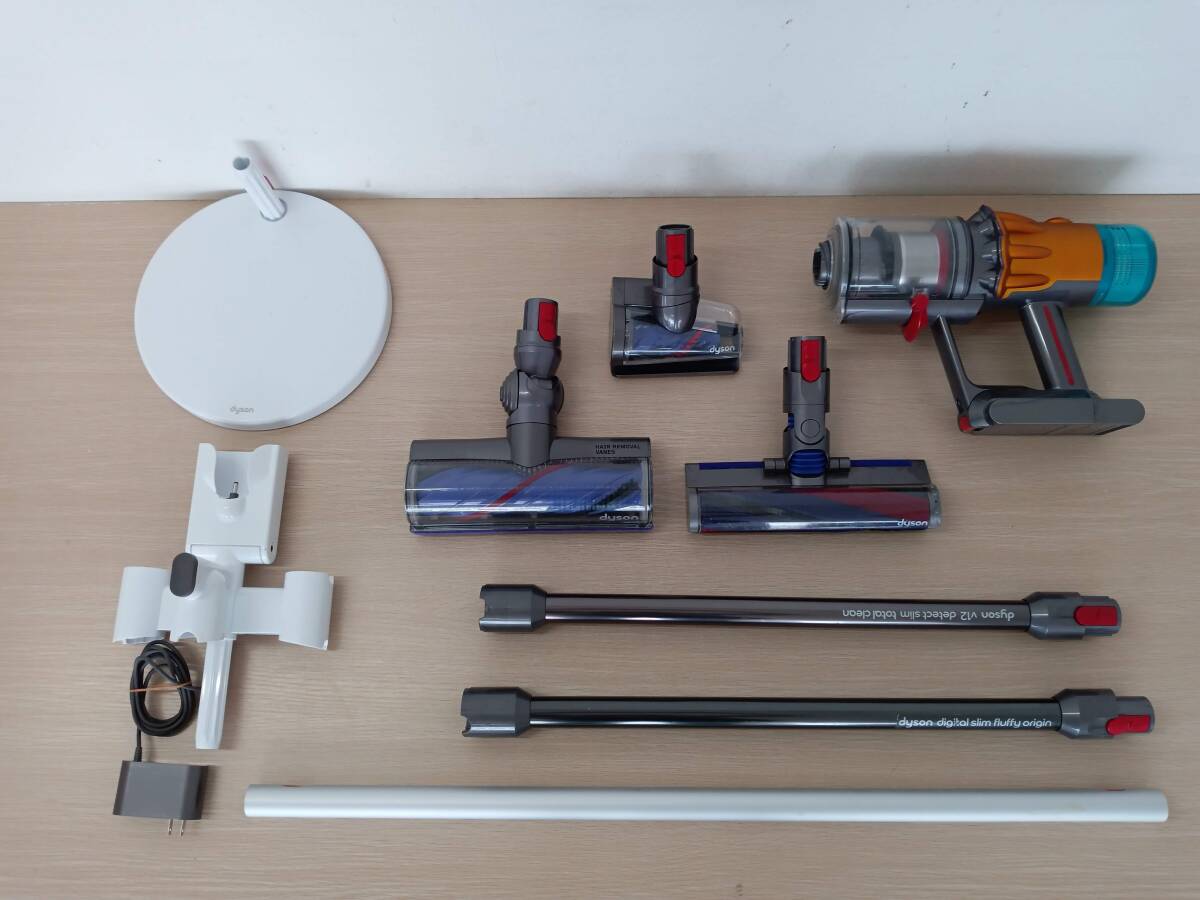 【BE-7099】dyson　ダイソン　SV46　V12　フロアドック付き　コードレスクリーナー　掃除機　通電確認済　簡易清掃済