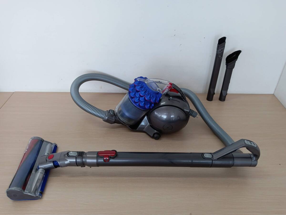 【BE-7098】dyson　ダイソン　CY24　電気掃除機　コード付き掃除機　サイクロン式　通電確認済　簡易清掃済