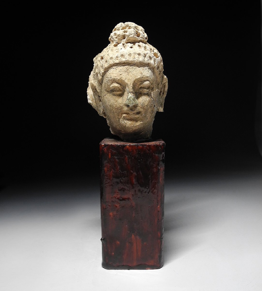 緑屋i■ 中国古玩　ガンダーラ　石仏 仏頭 釈迦如来像　台付　ハッダ 唐物 時代物 仏教美術　i9/0803-1/30-4#60