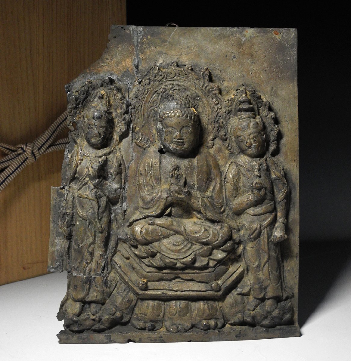 緑屋i■ 仏教美術　古銅　押出仏 三尊仏 掛仏 仏像　木箱　押出三尊仏 高麗仏 時代物　i9/0804-3/4-1#80