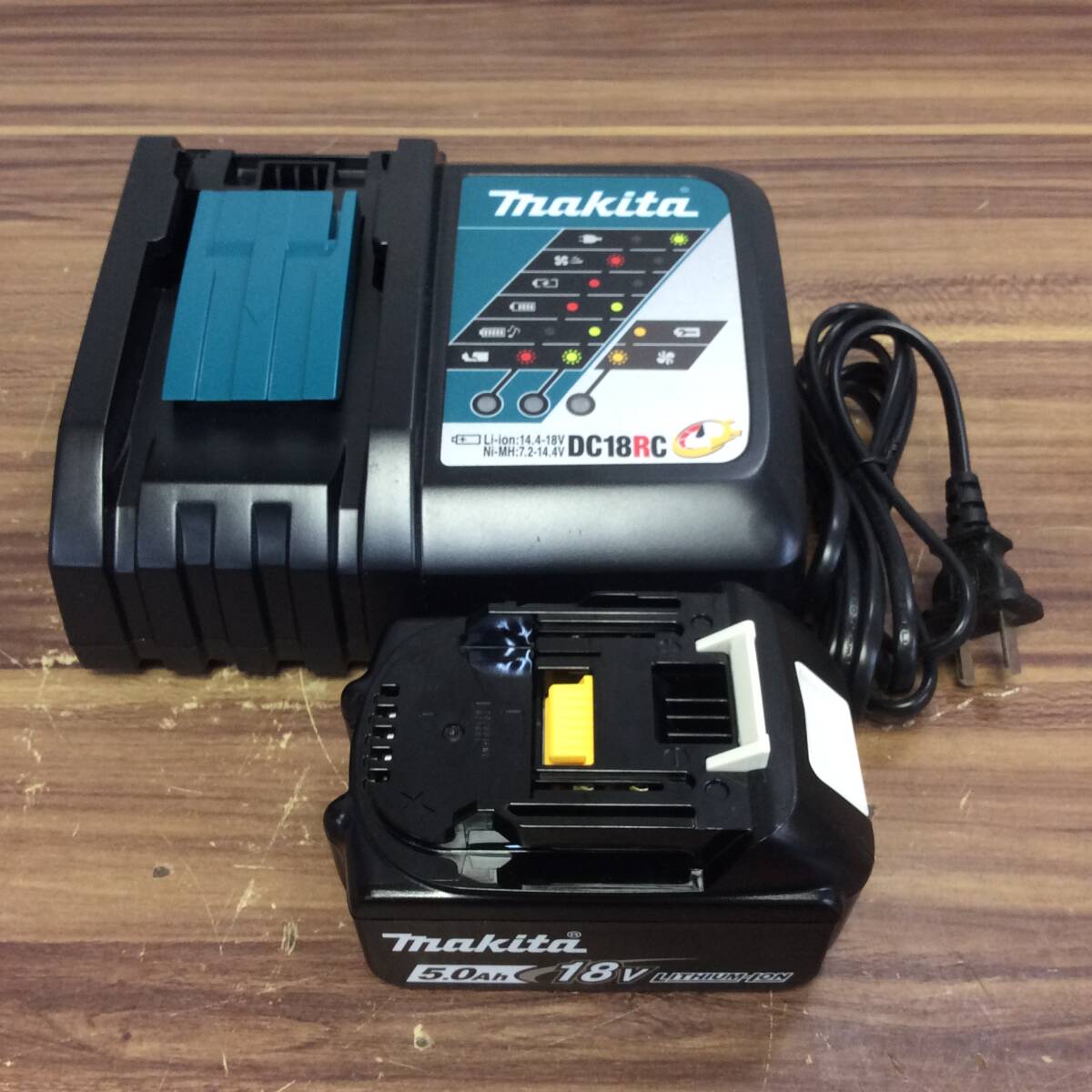 【AH-15352】未使用品 makita マキタ 18V 5.0Ah リチウムイオンバッテリ 7.2V-18V 急速充電器 セット BL1850B DC18RC Ｔ 箱無し/輸入品
