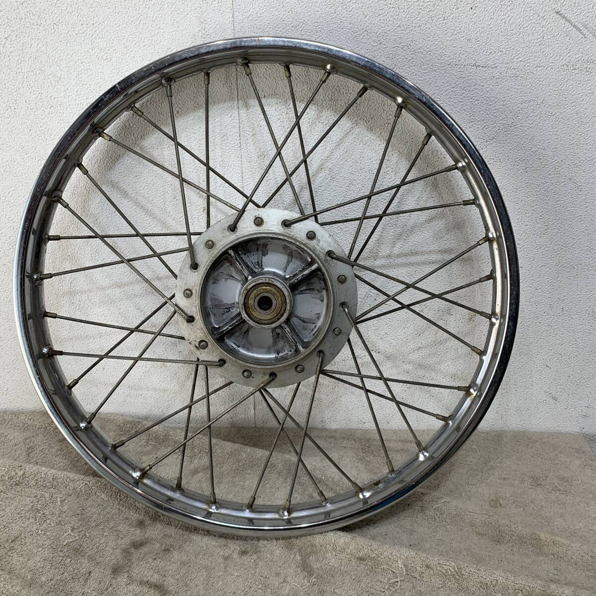 HONDA　ホンダ　スーパーカブ　リアホイール　刻印　HF-IN　17×120-1.4　06　93　XZ4588