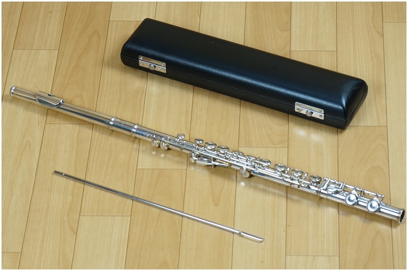 【美品】 YAMAHA ★ ヤマハ楽器 ★ フルート Eメカ搭載 ★ Model YFL211SⅡ ★ ケース付き