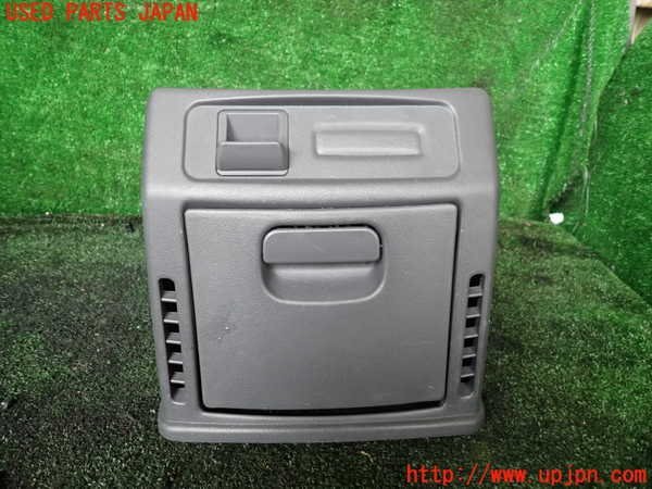 1UPJ-41237549]デリカ スペースギア(PD6W)コンソール 中古