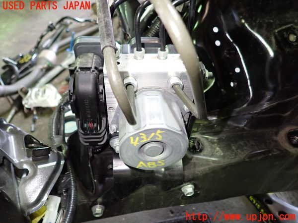 1UPJ-43154040]ヴォクシー(ノア)(ZRR80W)ABSアクチュエーター 中古