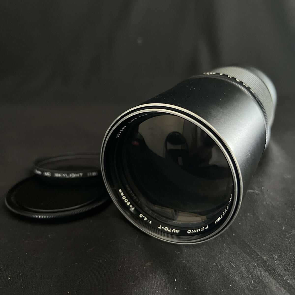 R OLYMPUS オリンパス OM-SYSTEM F.ZUIKO AUTO-T 300mm F4.5 フィルター/前後キャップ付 動作未確認 R26080337