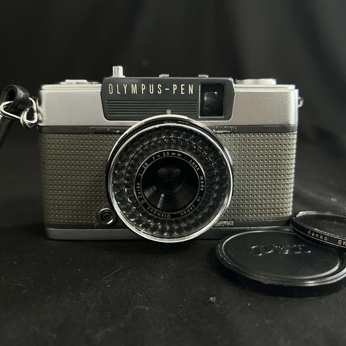 R OLYMPUS-PEN EES-2 オリンパス ペン フィルムカメラ D.Zuikn 1:2.8 f=30mm フィルター/キャップ付　R26080341
