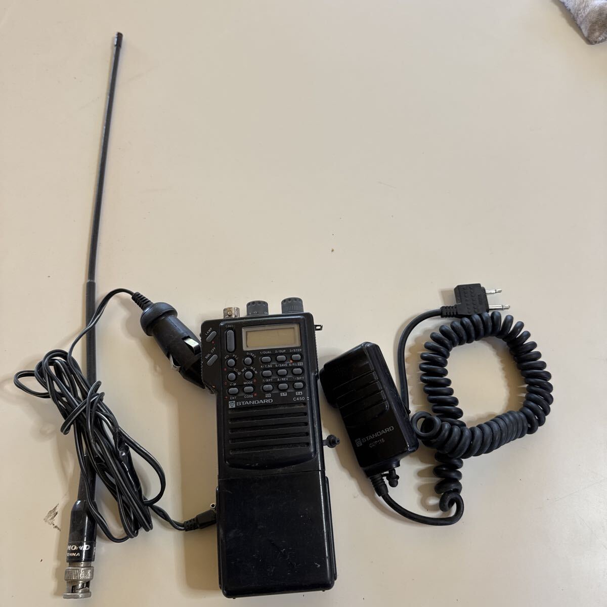 トランシーバー STANDARD FMトランシーバー ハンディトランシーバー　動作確認できす。電気はジャガーからです。ジャンク