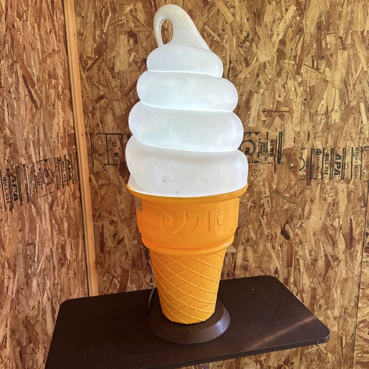 中古　北海道よりスジャータ TOMI ソフトクリーム 電飾看板 店舗用ディスプレイ 照明 ソフトクリーム ディスプレイ オブジェ 電飾看板 看板