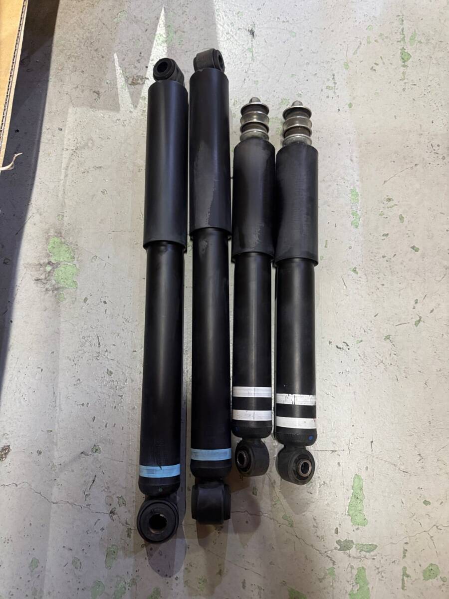 レア！　4WD用　ダークプライムS専用ショック　トヨタ純正ショック　ハイエース　ユーアイ　CRS ネオチューン ネオチューン