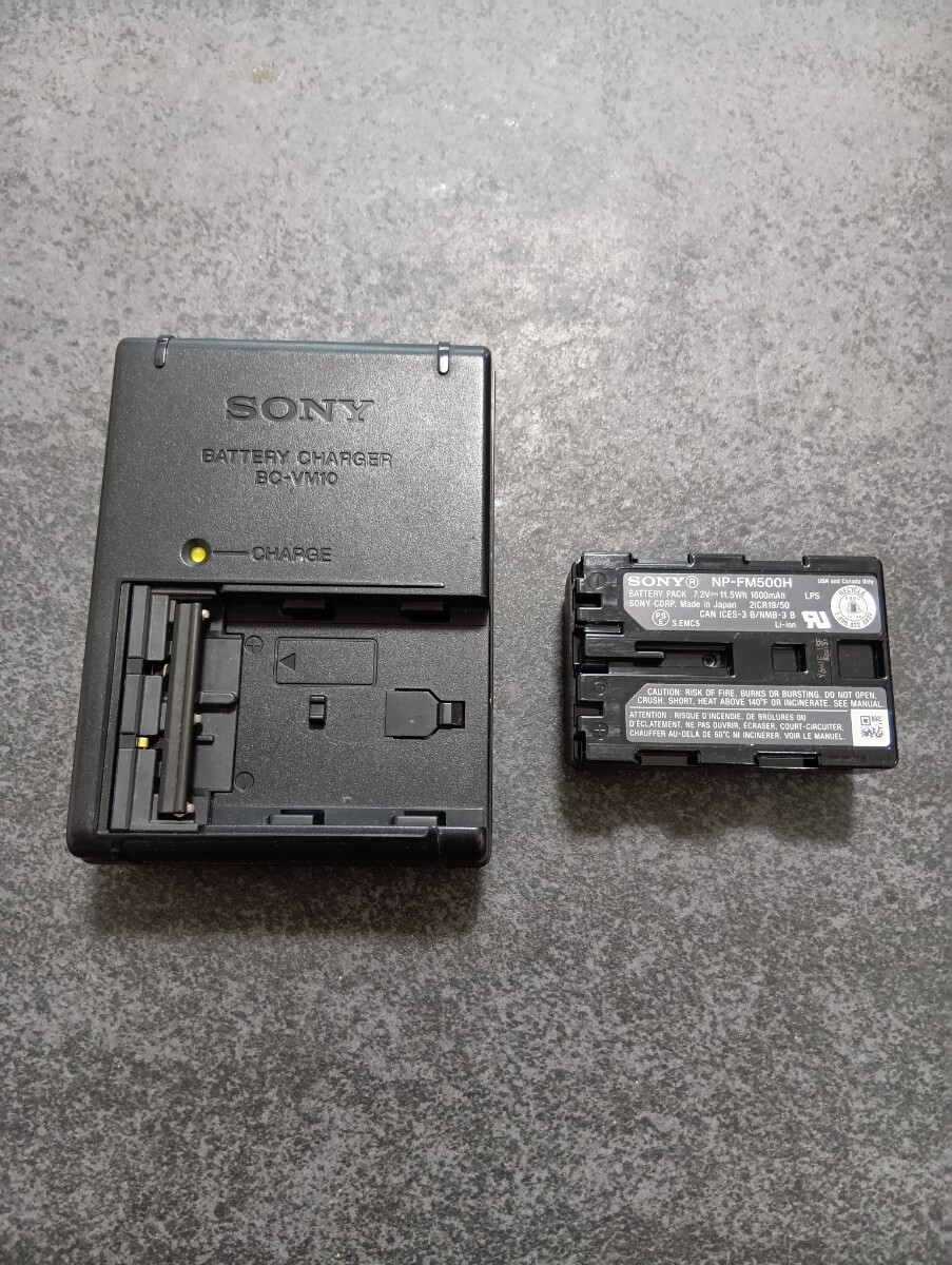 【動作確認済】送料無料　★美品★SONY ソニー BC-VM10 + NP-FM500H バッテリーチャージャー 充電器 バッテリー セット 　P31